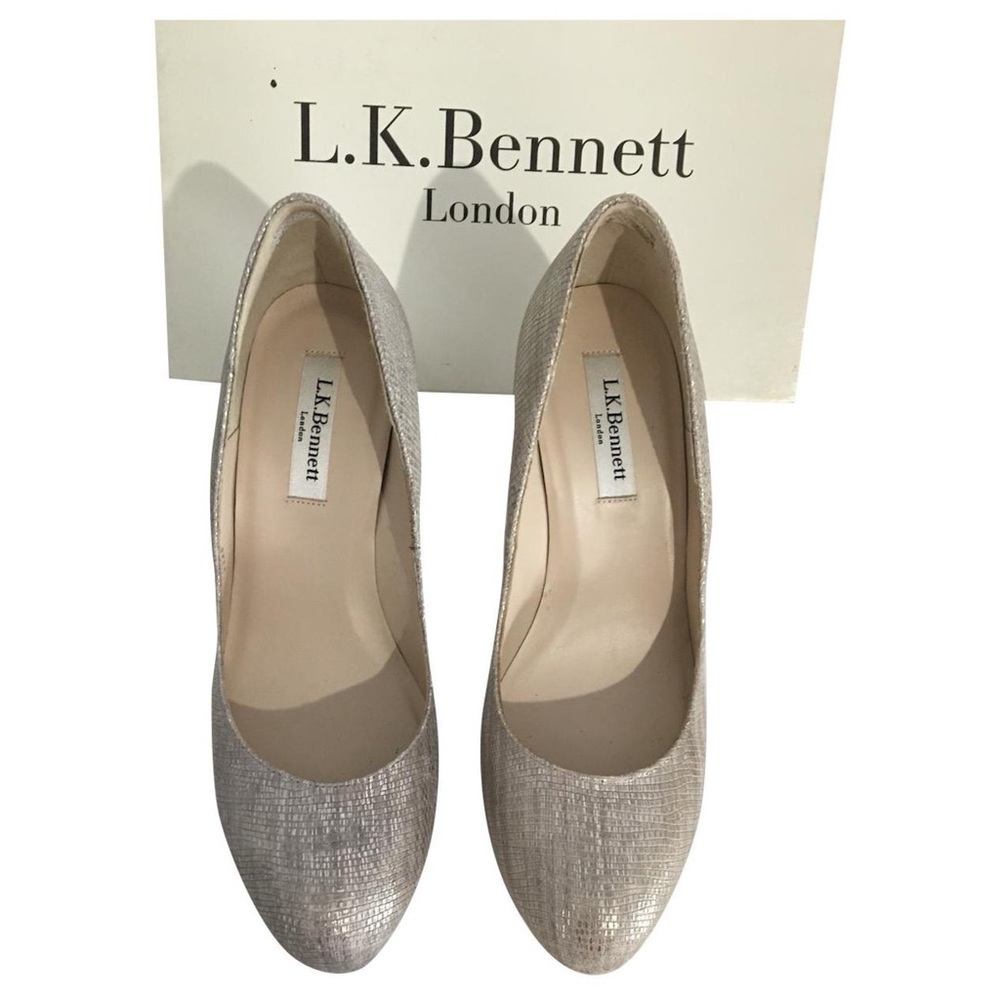 LK Bennett Sledge in Metallic Silver Print Leather Closed Toe Pumps EU 37/US 7